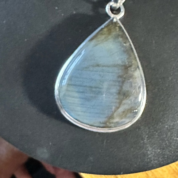 924 Laborite Crystals - Picture 3 of 7